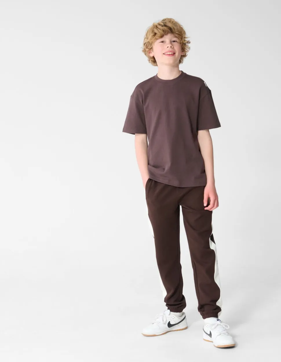Basis Label T-shirt Donkerbruin
