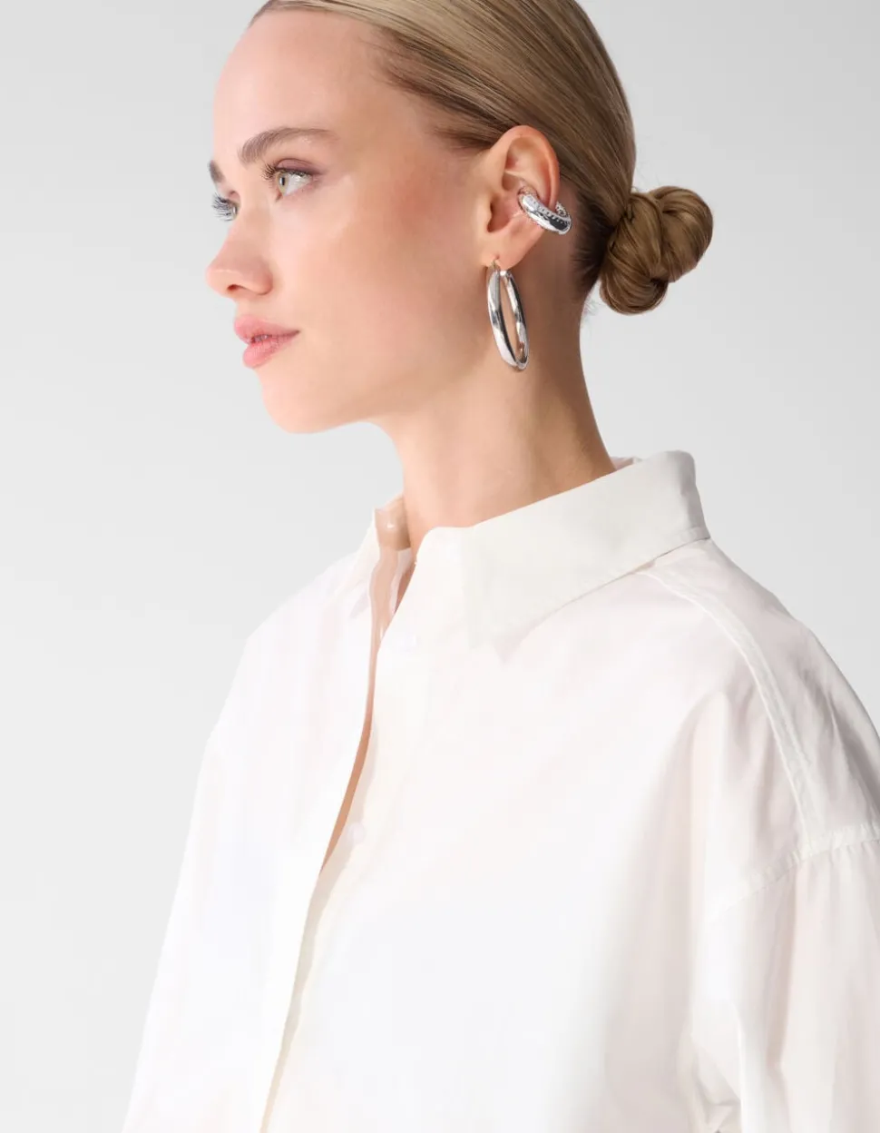 Oversized Ring Cuff Blouse Wit