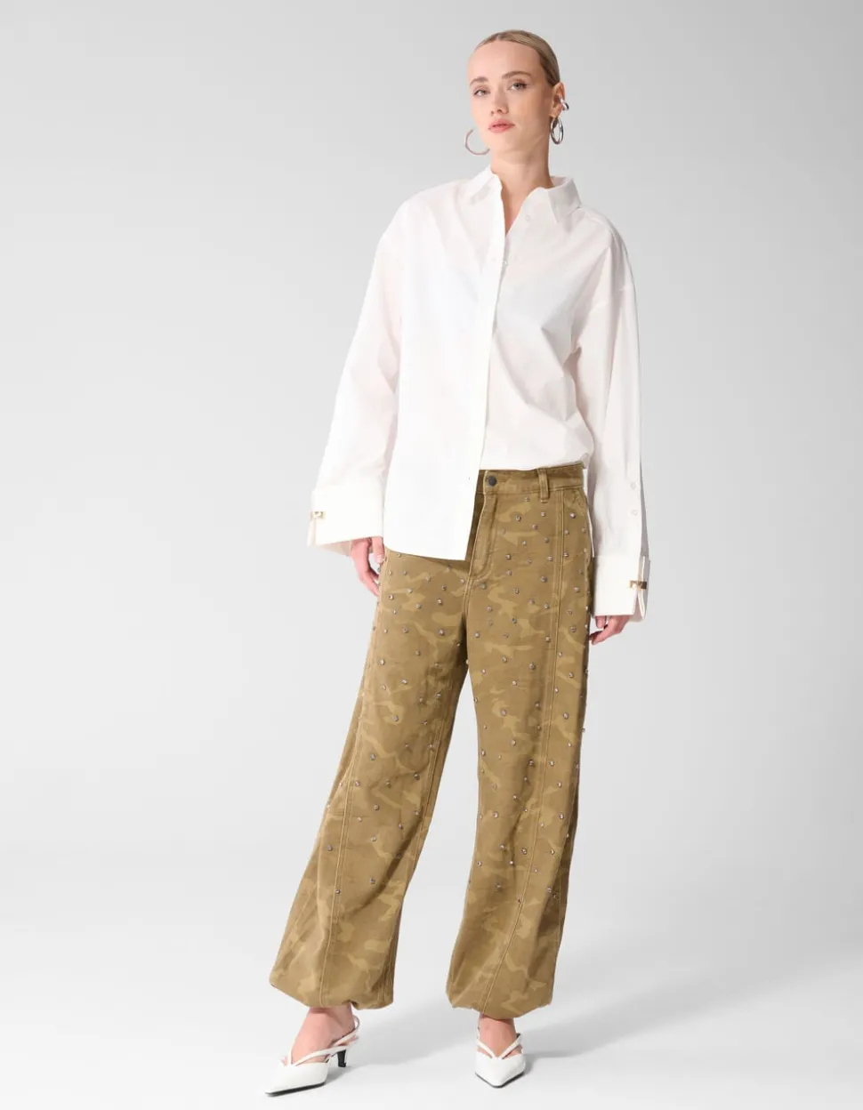 Oversized Ring Cuff Blouse Wit