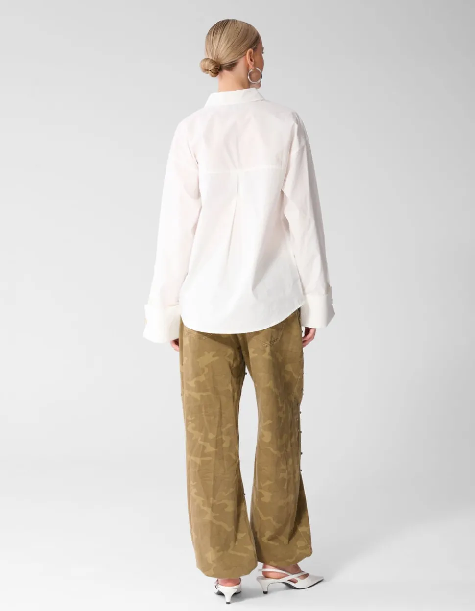 Oversized Ring Cuff Blouse Wit