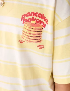 Pancake Bakery Artwork T-shirt Lichtgeel