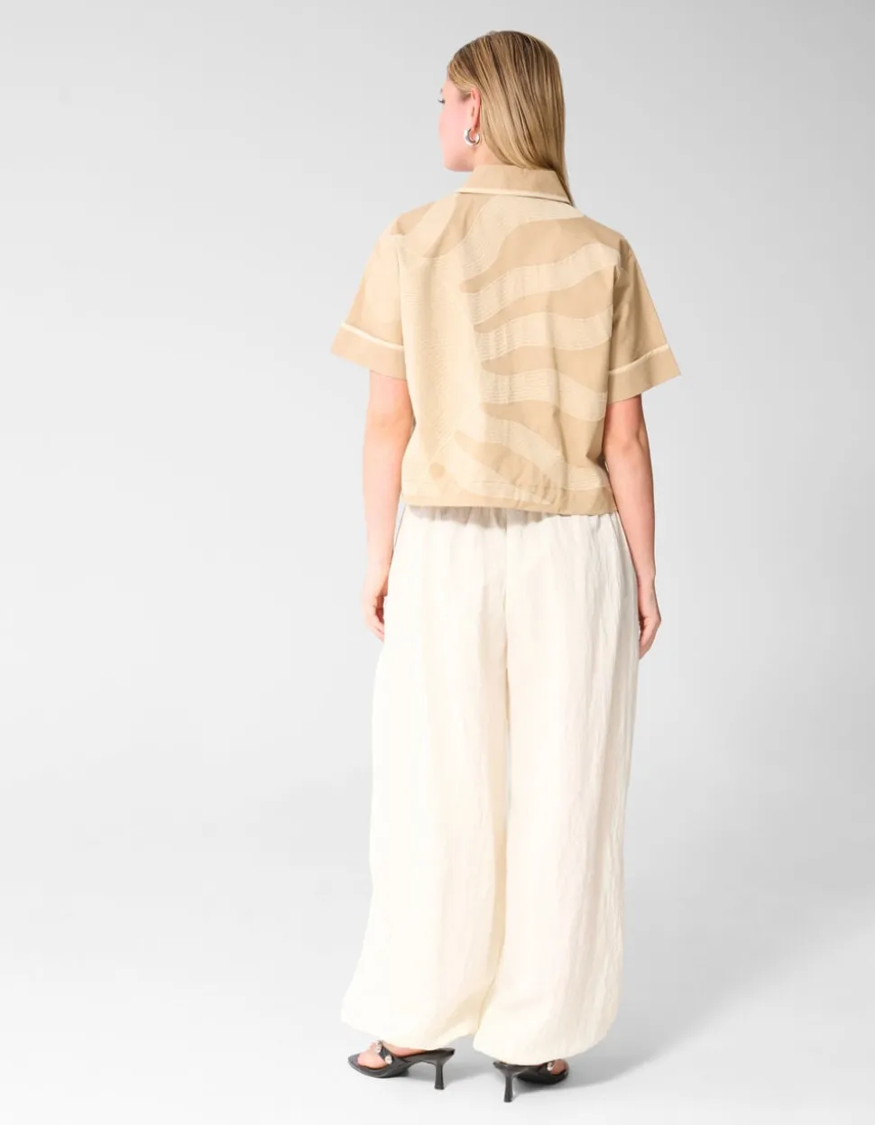 Short Sleeve Embroidery Jack Zand