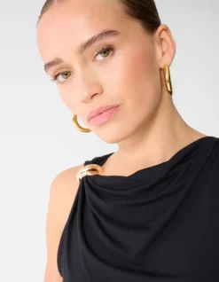 Sleeveless Hardware Top Zwart
