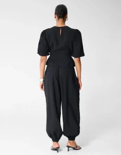 Smock Puff Top Zwart