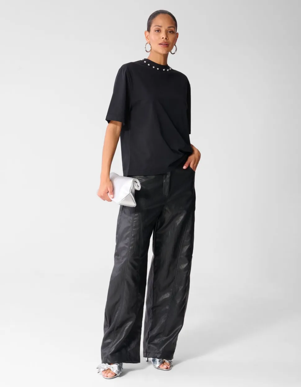 Studded T-shirt Zwart