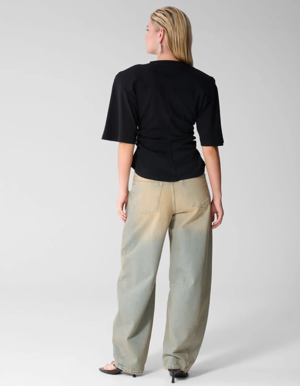 Waisted T-shirt Zwart